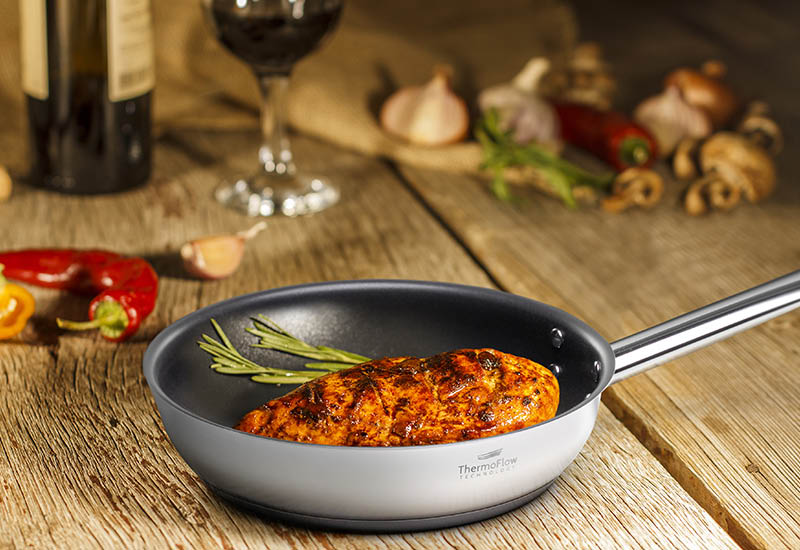 Tehnologie modernă de gătit fără ca alimentele să se lipească de suprafața tigaii.