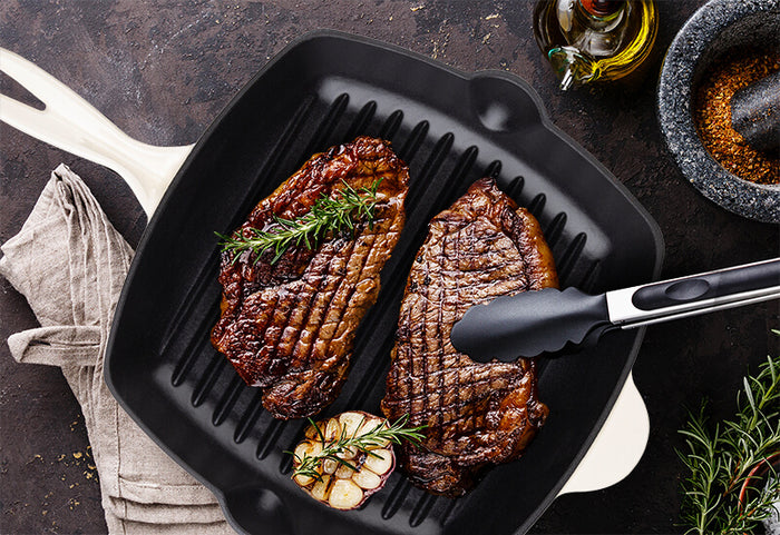 O tigaie pentru grătar este o necesitate în orice bucătărie.