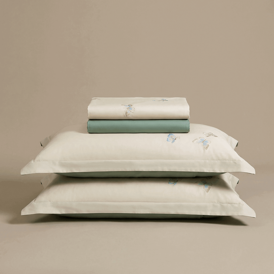 Svilanit PREMIUM lenjerie de pat din bumbac satinat brodat Butterfly Garden – calitatea celebră a bumbacului egiptean