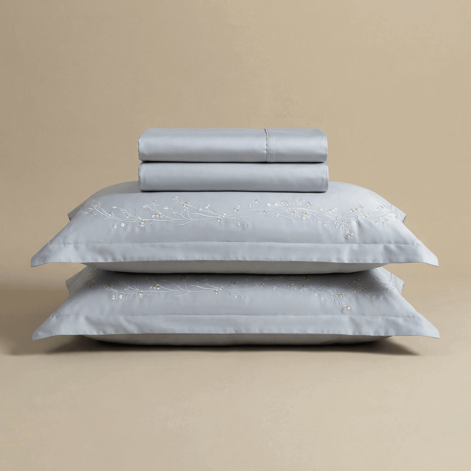 Svilanit PREMIUM lenjerie de pat din bumbac satinat brodat Iris– calitatea celebră a bumbacului egiptean