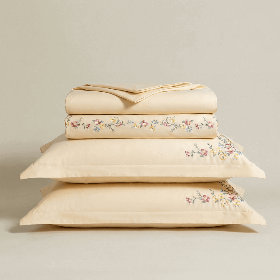 Svilanit PREMIUM lenjerie de pat din bumbac satinat brodat Roses – calitatea celebră a bumbacului egiptean