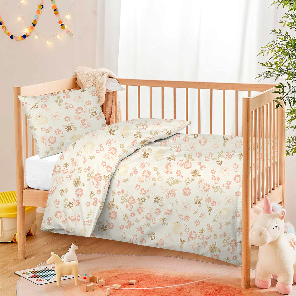 Lenjerie de pat pentru bebeluși Svilanit Meadow Tales