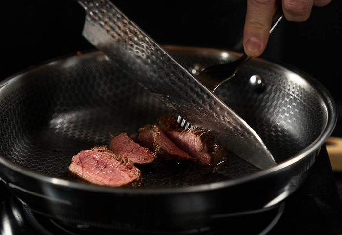 Tehnologie hibridă pentru rezultate remarcabile. HexaPro combină tot ce este mai bun în gătitul profesional.<br>